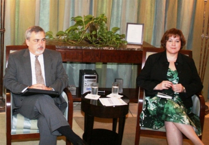 30 ans des bourses Hubert H. Humphrey / SEM Philip Carter III (ambassadeur des USA) formel, hier : “Sans élection démocratique, pas de bourses”